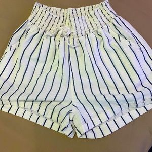 Sim & Sam short pants